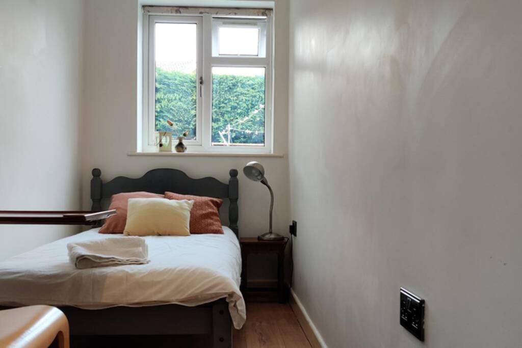 Private Comfortable Guest Suite - นอตติงแฮม ภายนอก รูปภาพ